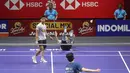 Ganda putra Indonesia Sabar Karyaman Gutama / Moh Reza Pahlevi Isfahani saat melawan wakil Korea Selatan Kim Won Ho / Seo Seung Jae, pada final Indonesia Open 2025 di Istora Senayan, Jakarta, Minggu (8/6/2025). (Bola.com/M Iqbal Ichsan)