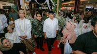 Wali Kota Bandung, Muhammad Farhan, menghadiri pernikahan di Kota Bandung. (Dok. Humas Pemkot Bandung)