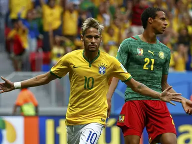 Timnas Brasil menang telak atas Kamerun 4-1 di laga terakhir penyisihan Piala Dunia 2014 Grup A di Stadion Nasional Brasil, (24/6/2014). (REUTERS/Michael Dalder)