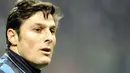 Aksi kapten Inter Milan asal Argentinian, Javier Aldemar Zanetti di laga Grup F Liga Champions melawan Rubin Kazan di San Siro Stadium, 9 Desember 2009. Inter unggul 2-0. AFP PHOTO / Damien Meyer 
