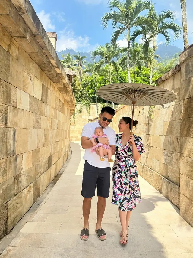 Jadi Orangtua Baru, 5 Gaya Kompak Jessica Mila dan Yakup Hasibuan Asuh Buah Hati