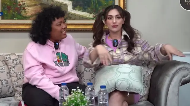 5 Potret Kedekatan Marshel Widianto dengan Celine Evangelista
