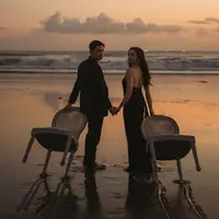 Dalam balutan busana serba hitam, Ranty Maria dan Rayn Wijaya tampil begitu serasi dengan chemistry yang terasa kuat di setiap frame. [@raynwijaya26].