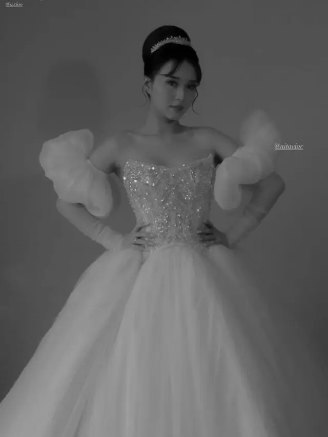 6 Potret Gaun Pengantin Mewah Nita Vior Saat Pemberkatan-Resepsi Pernikahan, Usung Konsep Internasional Serba Putih