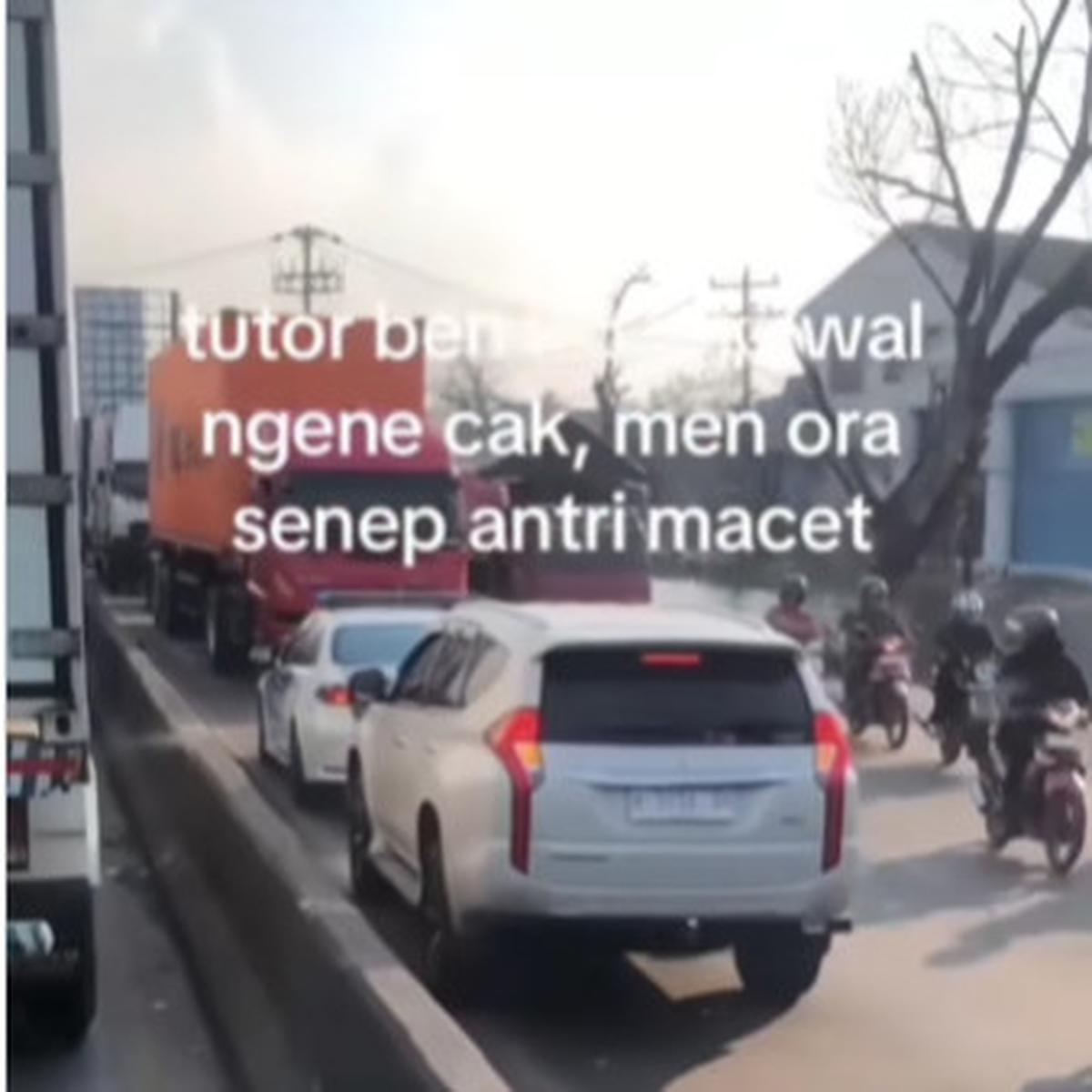 Viral Mobil Patwal Polisi Lawan Arus, Diadang Truk Sampai Tak Bisa Lewat Jadi Sorotan