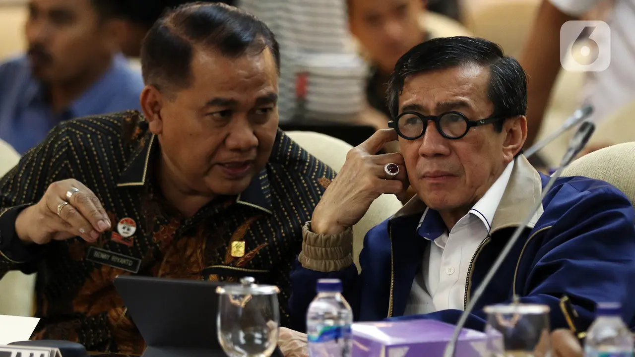 DPR dan Menkumham