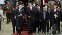 Presiden Joko Widodo  berbincang bersama Ketua DPR RI Setya Novanto usai melakukan rapat konsultasi di Gedung Nusantara IV,Jakarta, Senin (6/4/2015). Rapat konsultasi membahas APBN-P dan rencana pelantikan Kapolri. (Liputan6.com/Andrian M Tunay)