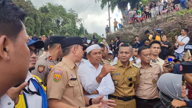 Gubernu Jabar Tinjau Lokasi Longsor di Kota Bogor