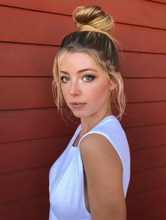 Berbeda dengan Selena, Justin sendiri kerap terlihat bersama dengan model Baskin Champion. (instagram/baskinchamp)