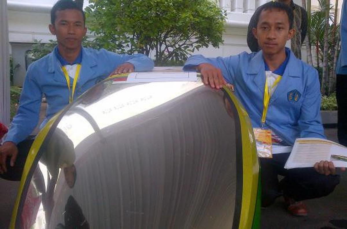 17 Mobil hybrid parkir di Istana
