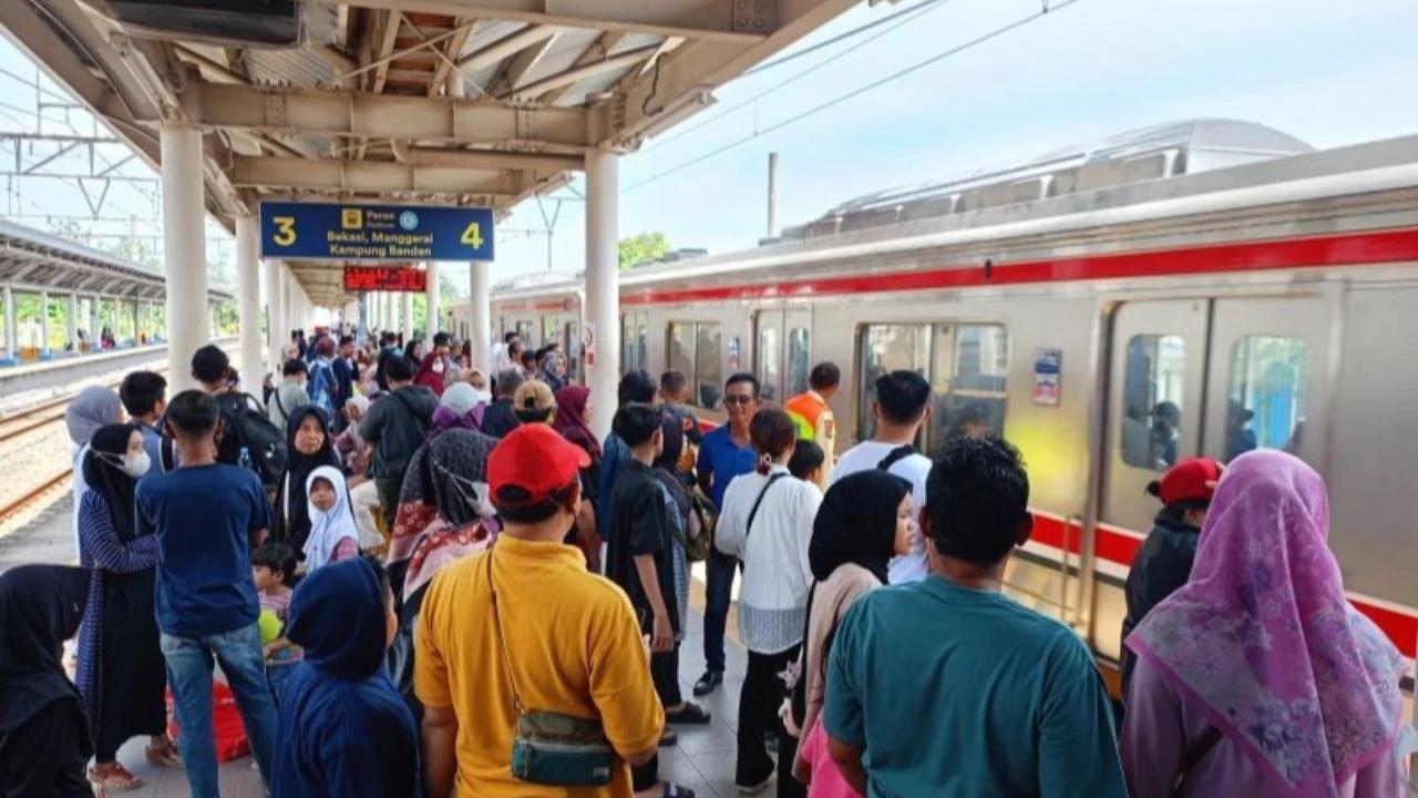 Gangguan Listrik, KAI Ubah Perjalanan KRL dari Rangkasbitung dan Tanah Abang