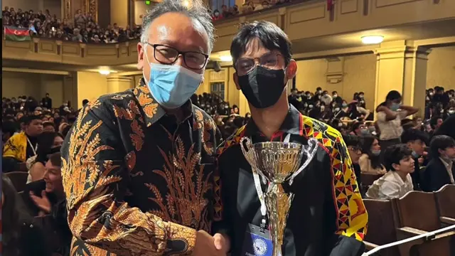 Denzel Malachi Freddynanto, pemenang di Tournament of Champions, World Scholar's Cup di Universitas Yale.