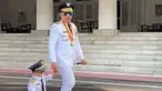 Melihat kekompakan Ridwan Kamil dan Arkana Aidan saat upacara 17 Agustus. (Foto: Instagram/ ridwankamil)