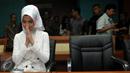 Aktris yang merupakan anggota DPR F-PKB Arzetti Bilbina ketika menjalani sidang kode etik di Mahkamah Kehormatan Dewan, Jakarta, Selasa (24/11). Sidang ini terkait kasus penggerebekannya dengan Dandim Sidoarjo di hotel Malang. (Liputan6.com/Johan Tallo)