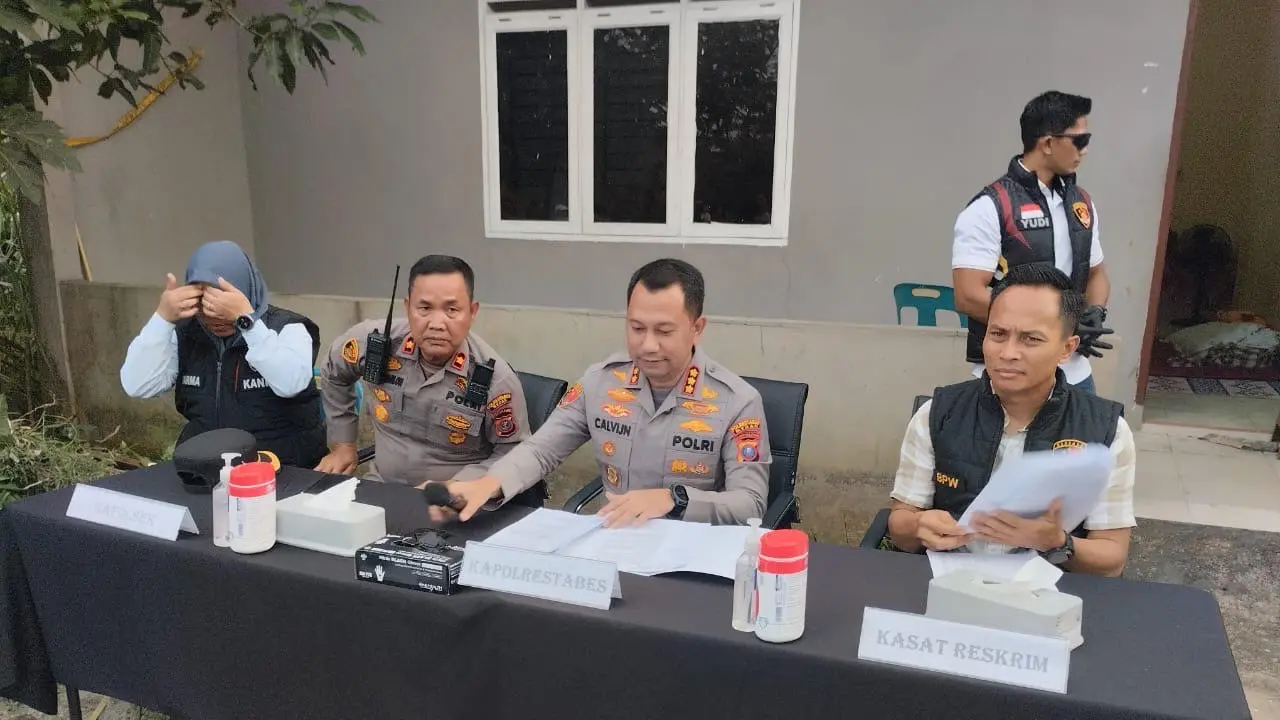 Polisi Jumpa Pers Rumah Tempat Perdagangan Bayi