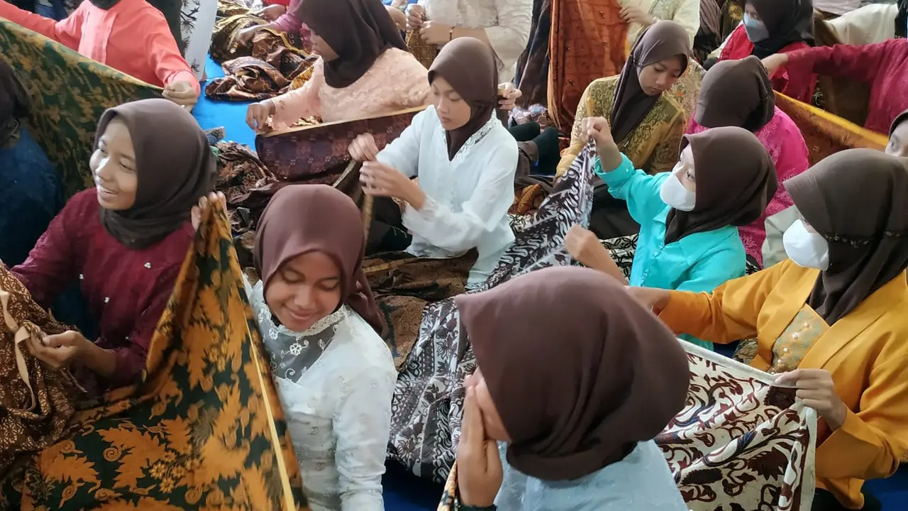 Kebaya Kembali ke Sekolah, Lestarikan Busana Nasional Sejak Dini