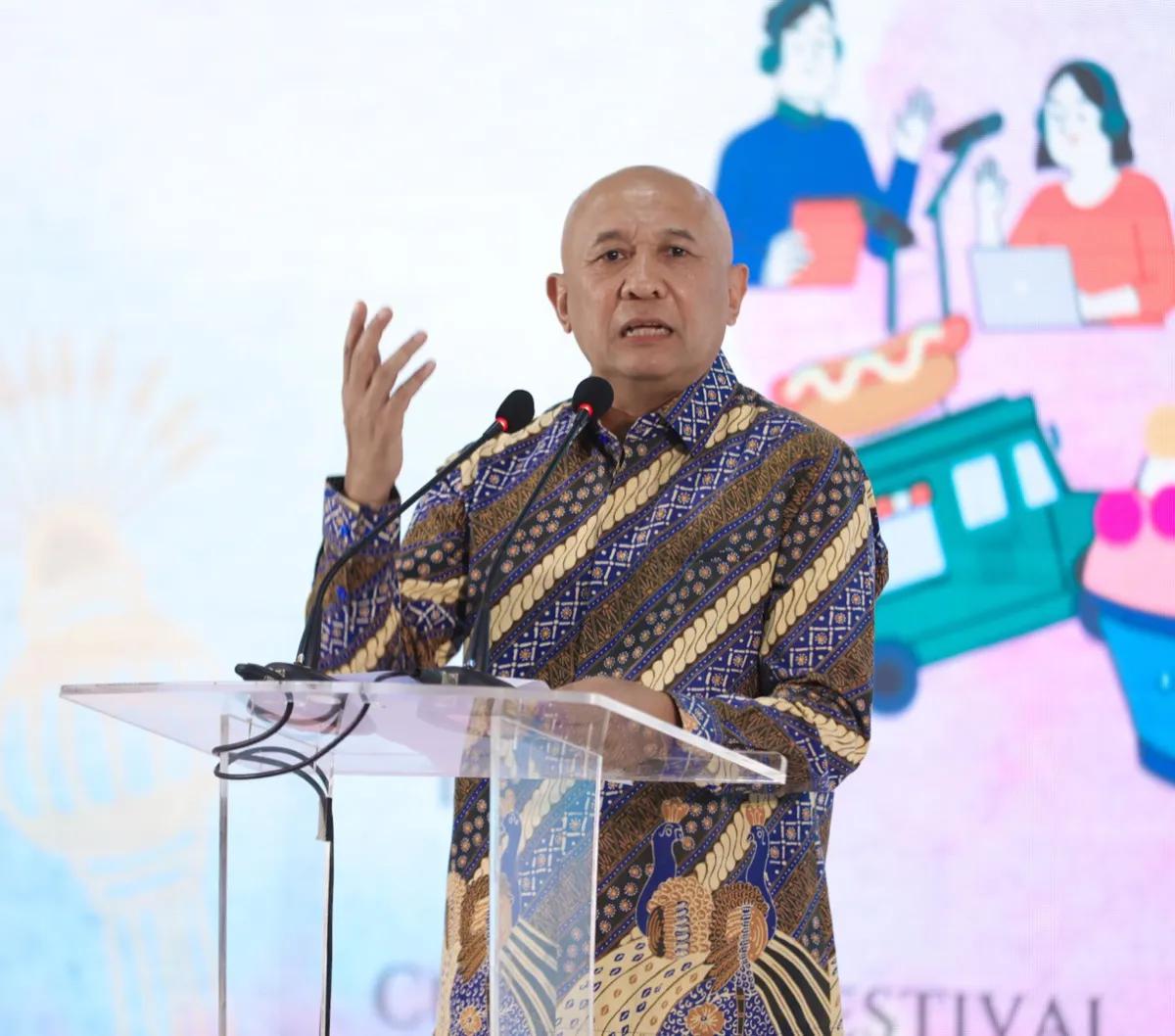 Lebih lanjut, rapat tersebut segera ditindaklanjuti di tingkat kementerian/lembaga teknis karena ada sejumlah regulasi yang harus direvisi di beberapa Kementerian, dan harus dirampungkan dalam dua pekan ini.