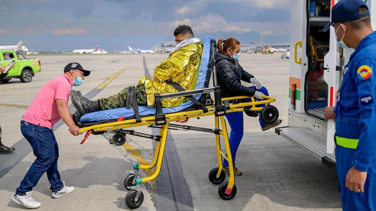 FOTO: Pesawat Hercules Jatuh Sesaat Lepas Landas Puluhan Orang Tewas