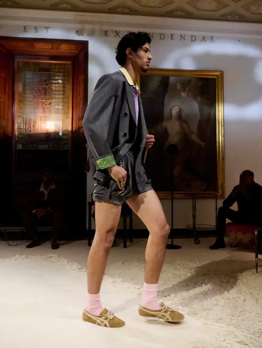 Bagian upper diporses teknik washing yang hasilkan tekstur vintage [Onitsuka Tiger]