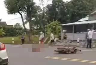 Tangkapan layar Moge Harley Davidson milik bos Rokok HS kecelakaan. (IG @andreli_48)
