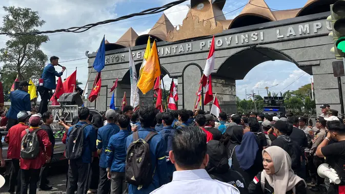 Ratusan Mahasiswa Demo Depan Kantor Pemprov Lampung, Bawa 6 Tuntutan