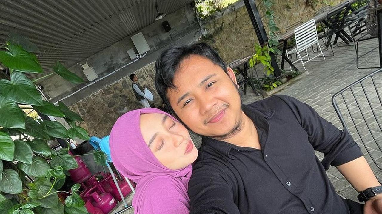 Ega Noviantika dan Rafly DA menikah pada 17 Oktober 2019.&nbsp;
