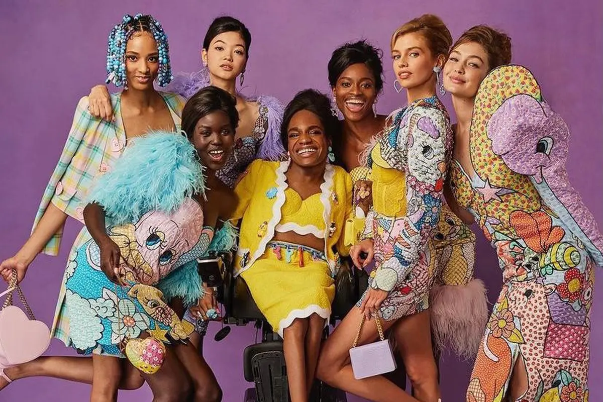 Catat Sejarah, Aaron Philip Jadi Model Difabel-Transgender Pertama di New York Fashion Week