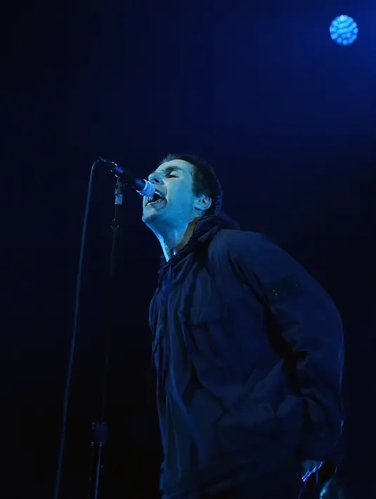 Suasana yang memanas pun seakan menjadi santai karena Liam membawaan lagu Paper Crown dan Bold. (Bambang E. Ros/Bintang.com)