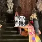 Turis asing telanjang saat pementasan tari di Puri Saraswati Ubud Bali. (instagram lensabali)