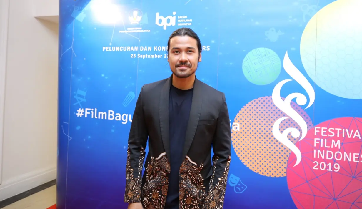Chicco Jerikho saat dinobatkan sebagai Duta FFI di Jakarta, Senin (23/9/2019). (Daniel Kampua/Fimela.com)