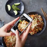Terlihat sempurna, siapa sangka kalau ternyata foto-foto makanan keren di Instagram diambil di tempat yang berantakan. (Via: thedish.plated.com)