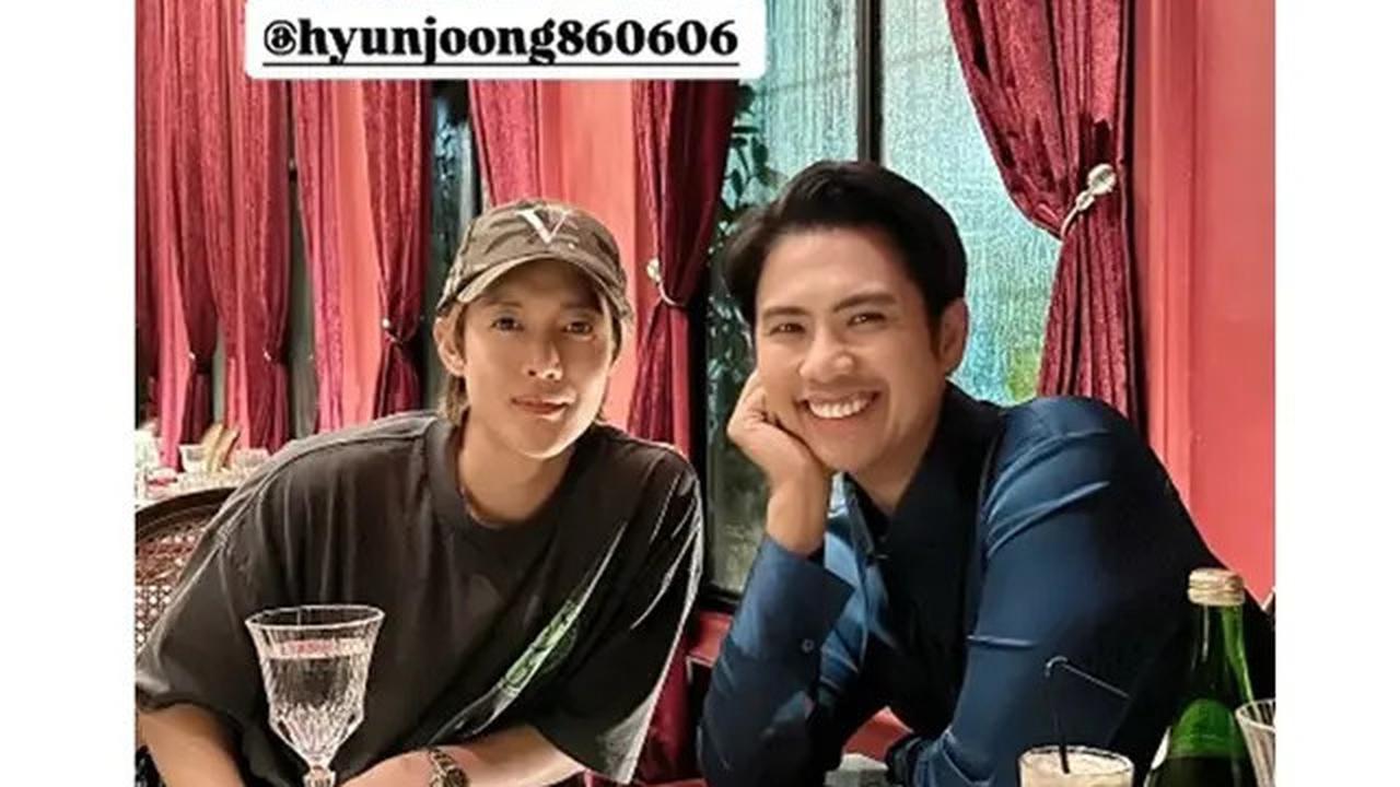 6 Potret Ricky Cuaca Bertemu Kim Hyun Joong di Jakarta, Akrab Bak Sahabat Lama