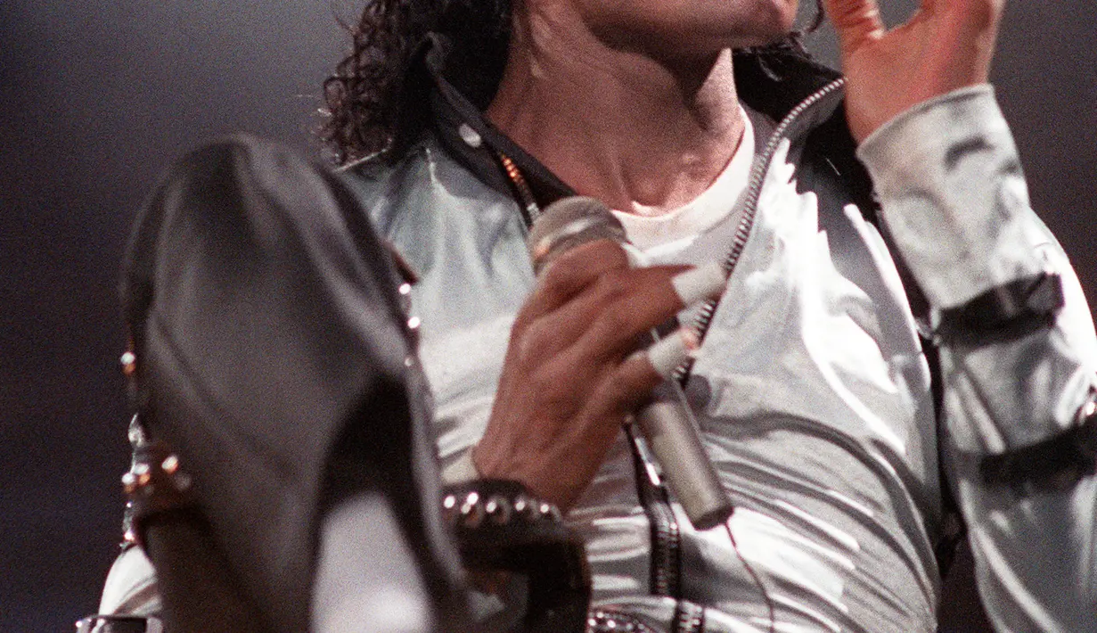 King Of Pop, itulah julukan terkenal dari penyanyi legenda yang berbakat, Michael Jackson sudah meninggalkan dunia ini dengan waktu yang sudah lama. (AFP/Bintang.com)