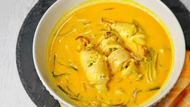 Gulai Cumi Tahu Telor.