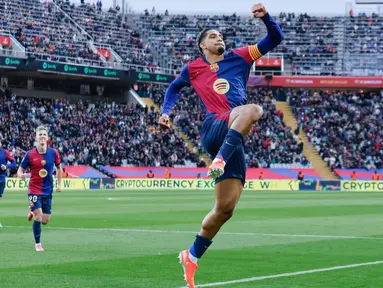 Raksasa La Liga Barcelona pesta gol ke gawang Real Sociedad di laga pekan ke-26 Liga Spanyol 2024/2025 di Estadi Olimpic Lluis Companys, Minggu (02/03/2025) malam WIB. (AP Photo/Joan Monfort)