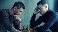 Bersatunya Cristiano Ronaldo dan Lionel Messi sebagai bintang iklan dari brand ternama asal Prancis Louis Vuitton telah menggemparkan dunia maya. (Dok. Louis Vuitton)