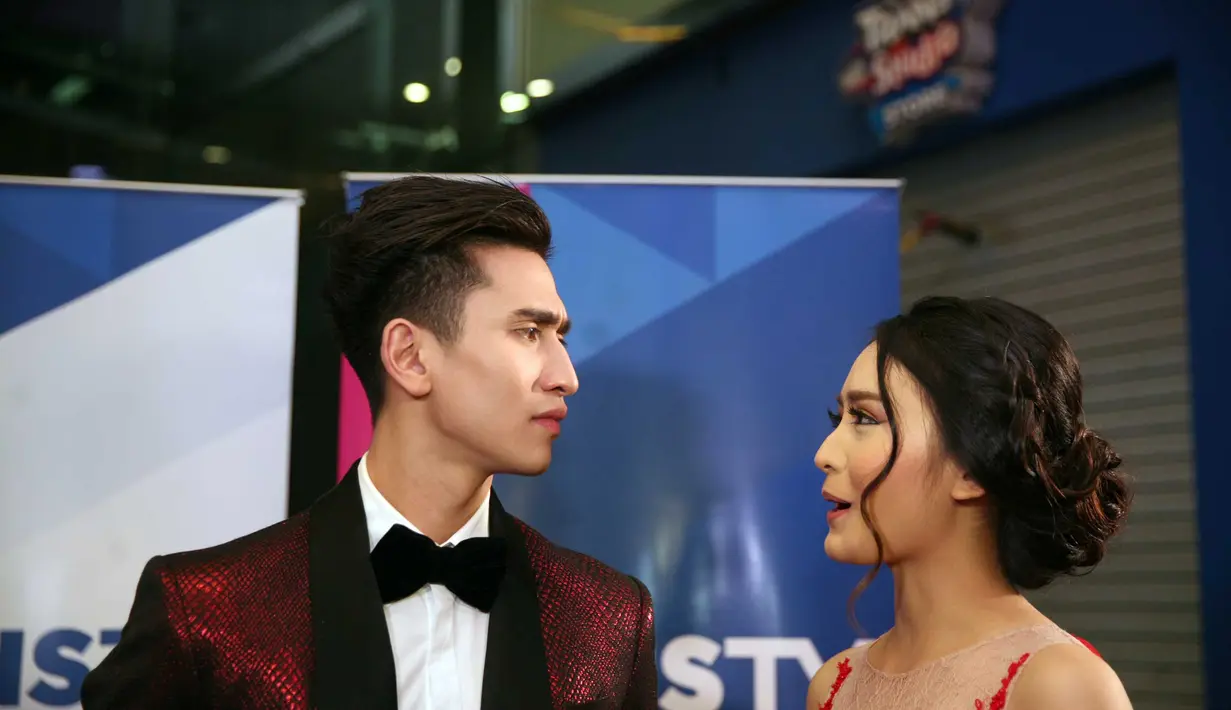 Tak hanya itu, Verrell yang belum lama ini terciduk sedang ciuman mesra dengan Nadine Waworuntu pun kembali ditanya soal perasaannya terhadap Wilona. Ia ditanya apakah sayang atau biasa saja. (Nurwahyunan/Bintang.com)