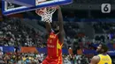 Pemain timnas basket Spanyol, Usman Garuba saat mencetak angka pada penyisihan Grup G FIBA World Cup 2023 melawan Brasil di Indonesia Arena, Gelora Bung Karno, Jakarta, Senin (28/8/2023). (Liputan6.com/Helmi Fithriansyah)