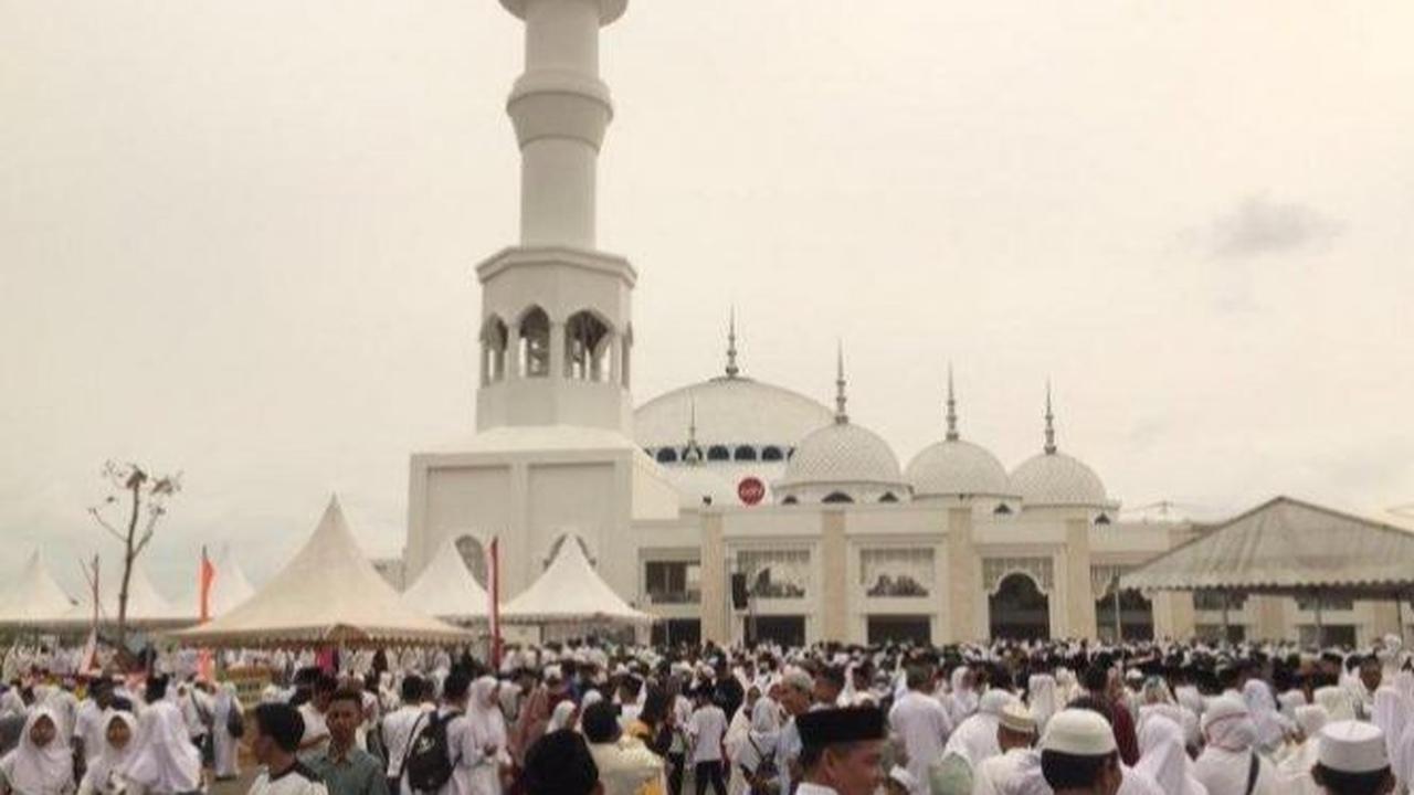 <b>Gaya Arsitektur Melayu dan Arab</b>