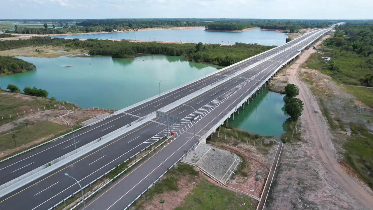 Hutama Karya memastikan 596 Km jalan Tol Trans Sumatera (JTTS) telah siap untuk dilintasi pemudik.  Hutama Karya juga menyiapkan sejumlah ruas tol yang akan dioperasikan secara fungsional. (Dok Hutama Karya)