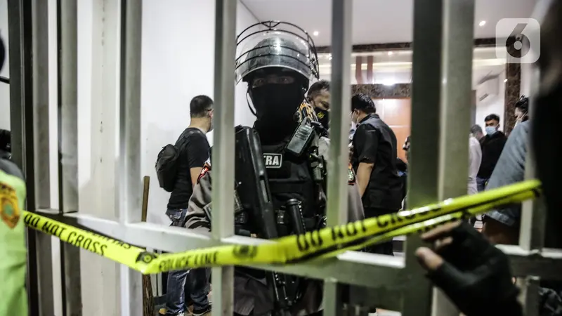 Usai Munarman Ditangkap, Polisi Geledah Kantor Sekretariat FPI