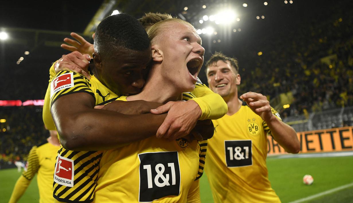 Erling Haaland masih dikatakan sebagai seorang wonderkid karena masih berumur 21 tahun. Penampilannya bersama Dortmund benar-benar spektakuler. Bahkan, jumlah gol yang ia lesatkan di Liga Jerman 2021/2022 lebih banyak daripada penampilannya, yaitu tujuh gol dari lima laga. (AFP/Ina Fassbender)