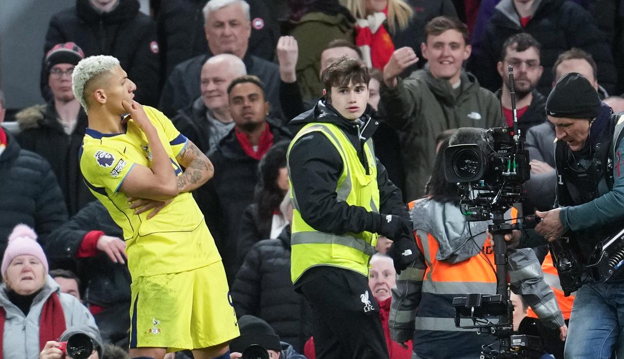 Bagi Liverpool, hasil tersebut membuat mereka gagal meraih kemenangan dalam dua pertandingan terakhir di Premier League. Sebelumnya, pasukan Arne Slot tersebut menelan kekalahan 1-2 dari Wolverhampton Wanderers pada laga pekan ke-29 liga, 4 Maret lalu. (Peter Byrne/PA via AP)