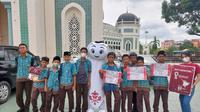 Maskot Piala Dunia 2022, La'eeb, bersama masyarakat Medan, Jumat (11/11/2022). (ist)