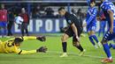 Pada laga lainnya, hasil berbeda diraih Inter Milan yang berhasil membungkam Empoli dengan skor 2-0 di Stadio Carlo Castellani, Kamis (28/10/2021) dini hari WIB. (AFP/Alberto Pizzoli)