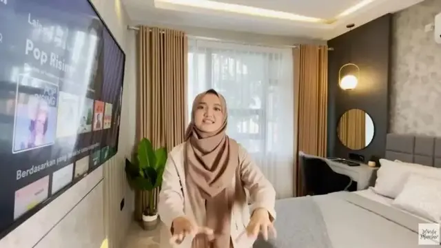 Potret kamar tidur Wirda Mansur yang bak hotel bintang 5 (Sumber: YouTube/ Wirda Mansur)