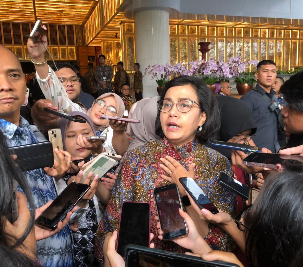 "Entah karena perang di Ukraina yang mempengaruhi utamanya Eropa dan juga Jepang," kata Sri Mulyani.<br><br><br>