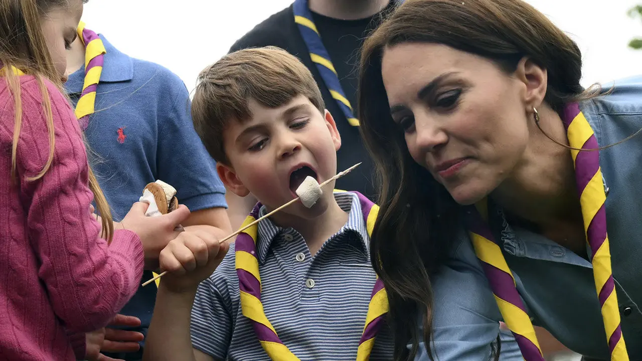 Pangeran Louis dan Kate Middleton. (Daniel Leal/Pool Photo via AP)