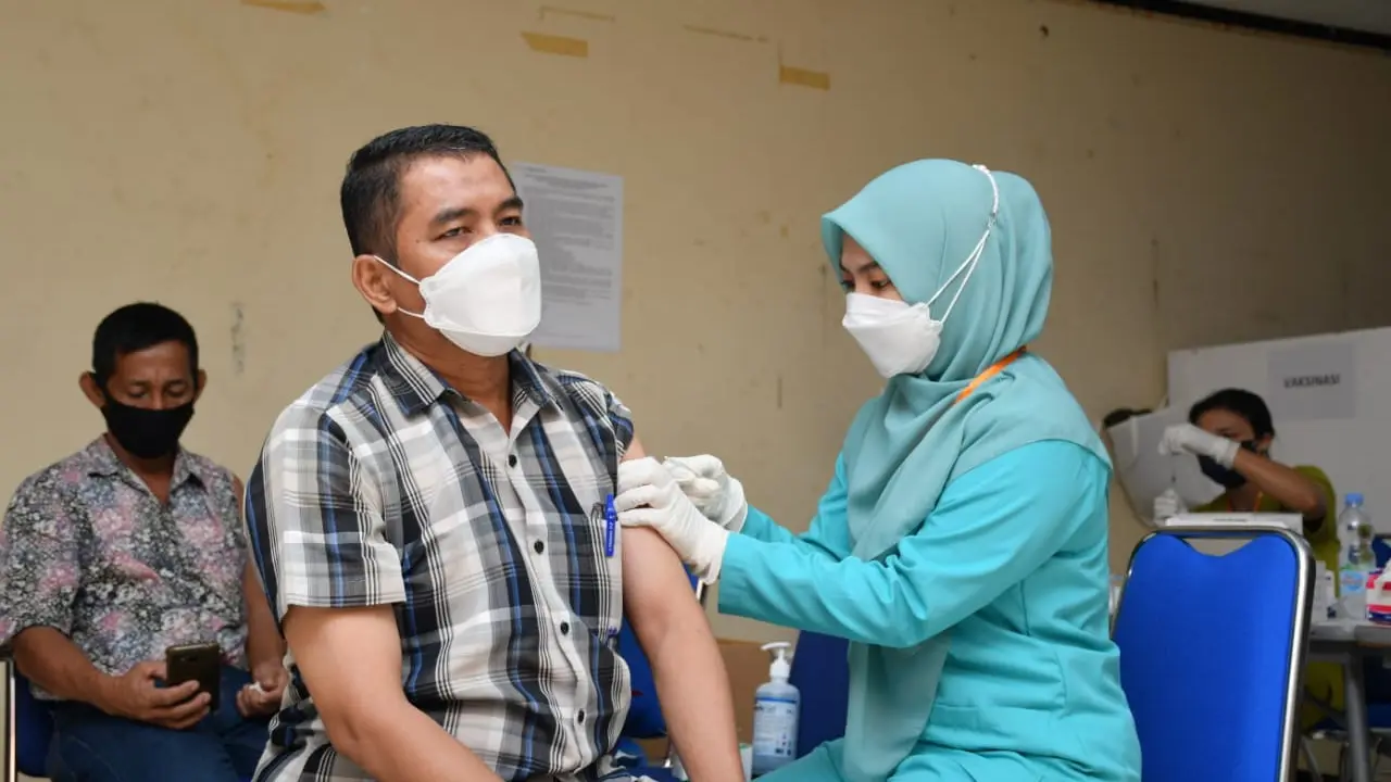 Pupuk Kaltim menggelar vaksinasi massal bertajuk ”Gas Poll Vaksinasi Covid-19
