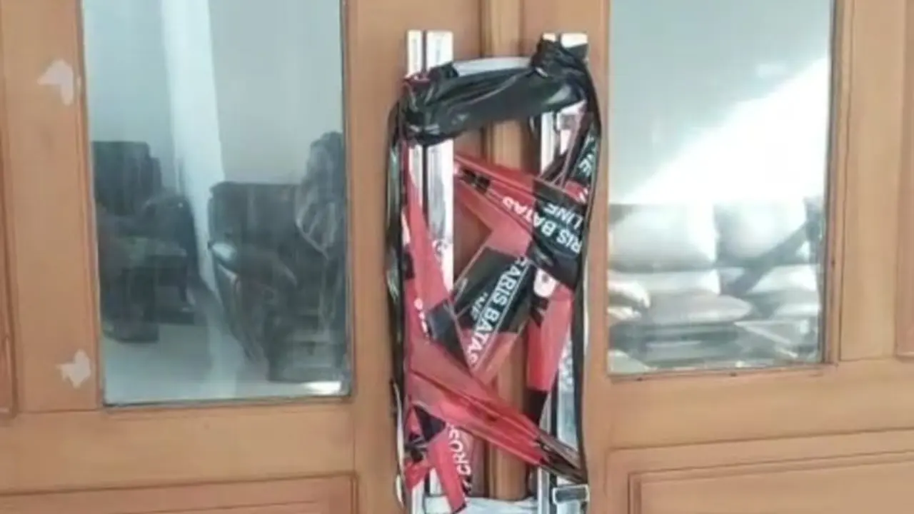 Ruangan kerja Bupati Koltim Disegel
